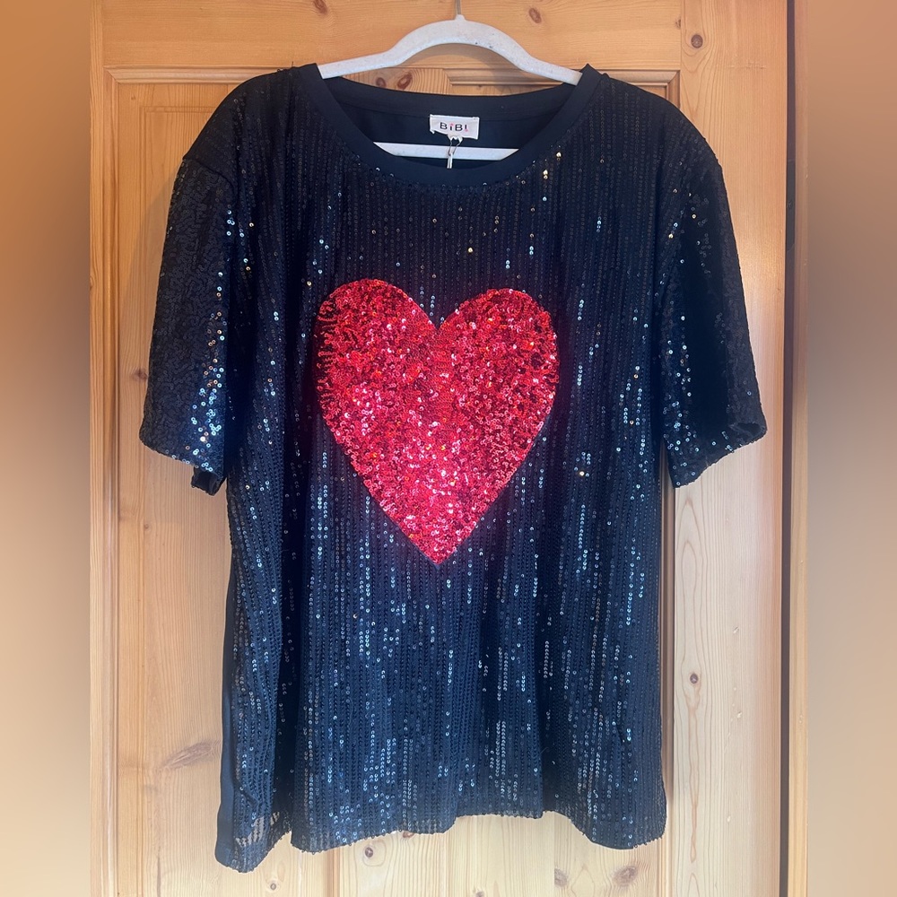 NWT♥️BIBI VALENTINE'S Day Top sz L♥️💋